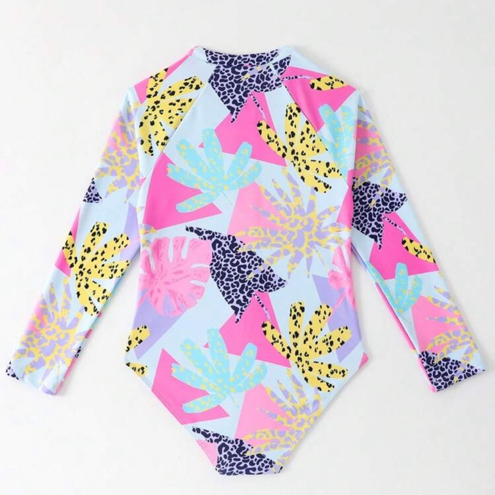 SHEIN Multicolor Kids Swim Rashguard